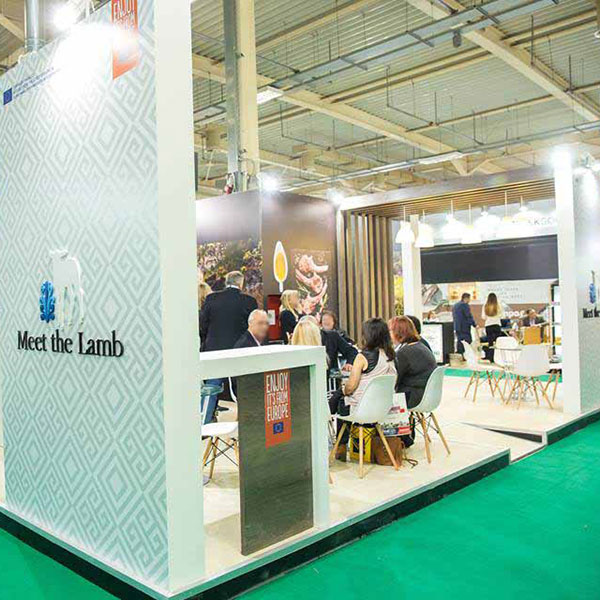 ΜΕΕΤ ΤΗΕ ΛΑΜΒ